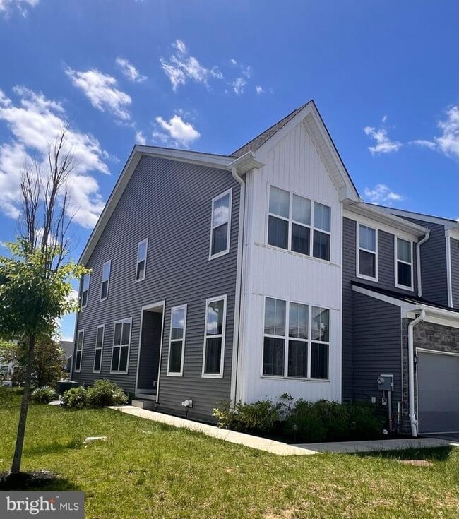 Photo - 130 Ginkgo Ln Townhome