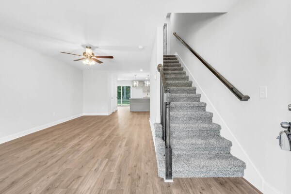 Photo - 205 W Point Dr