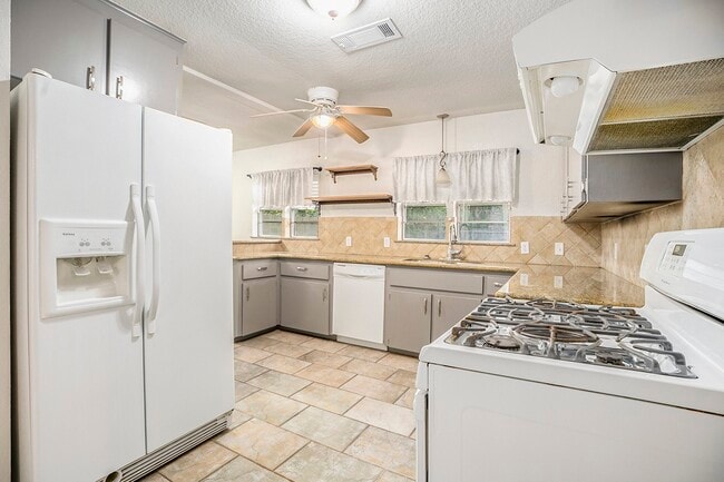 Photo - 1526 15th Ave N