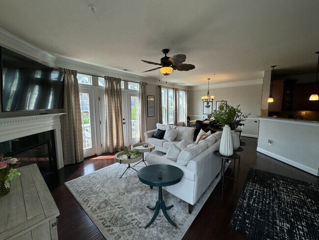 Photo - Stunning 3 Bed 2.5 Bath End Unit Townhome ...