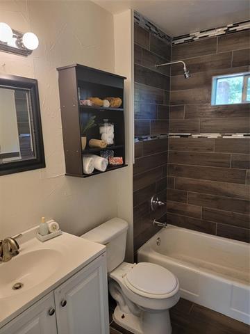 Photo - 2223 Anderson St