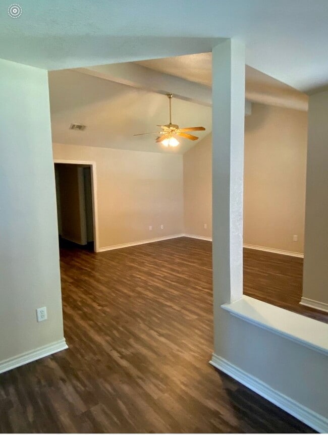 Photo - "Spacious 3-Bed, 2-Bath Retreat in College Station – Your Perfect Home Awaits!"