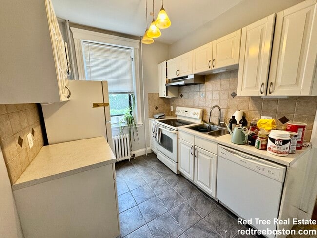 Photo - 6 Sutherland Rd Unit #3