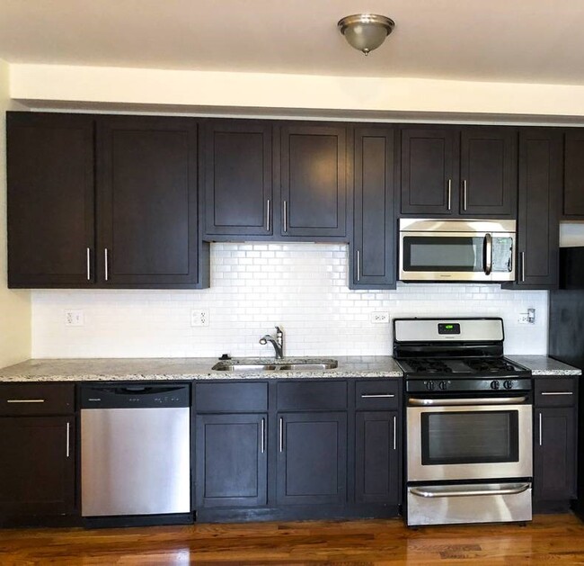 Building Photo - 1608 N Bosworth Ave Unit 1F Rental