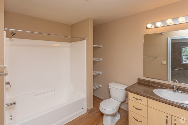 2BR, 2BA - 1,067SF - Northern Heights Apartments