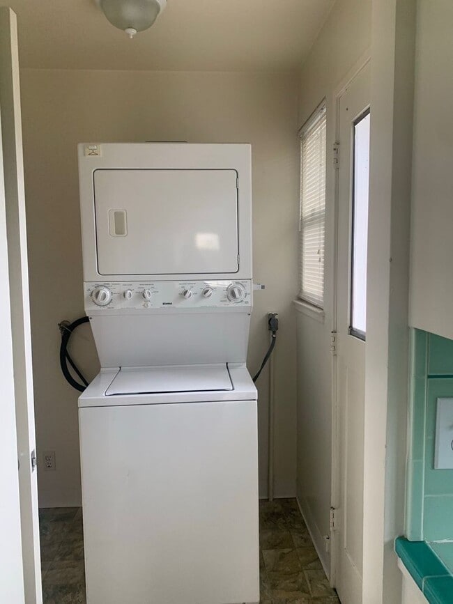 Photo - 328 Waverley St Unit 328 Waverley Street, #2