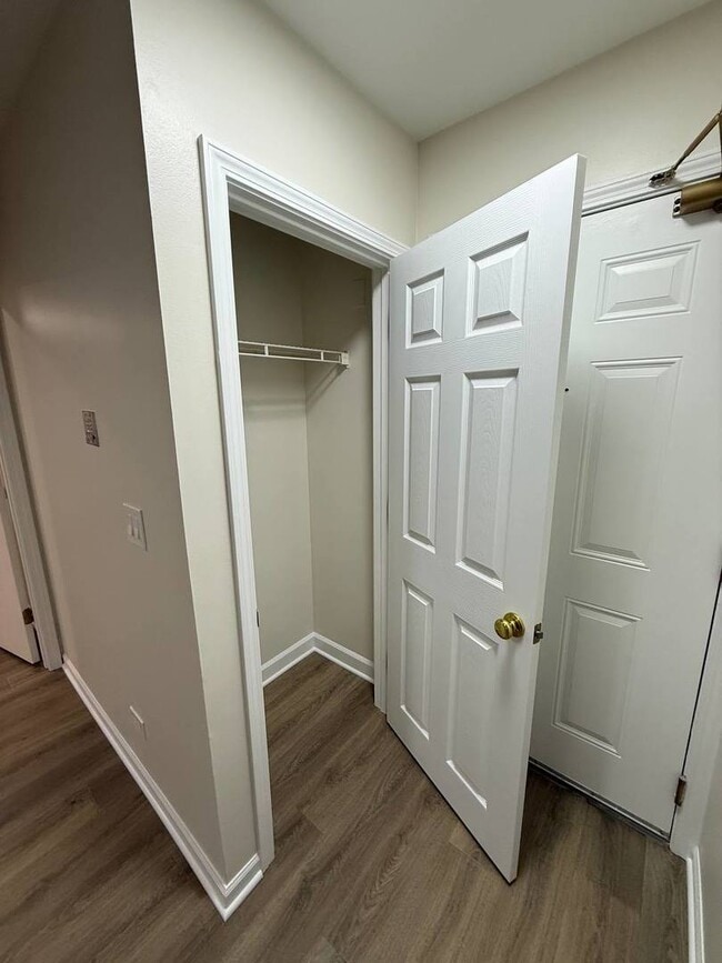 Photo - 209 Glengarry Dr Unit 302