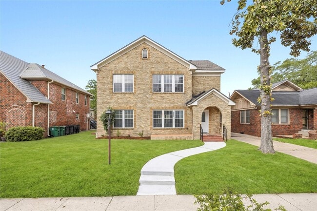 Photo - 2218 Arbor St