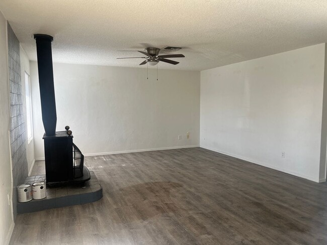 Photo - 3541 Tecumseh Dr Unidad C