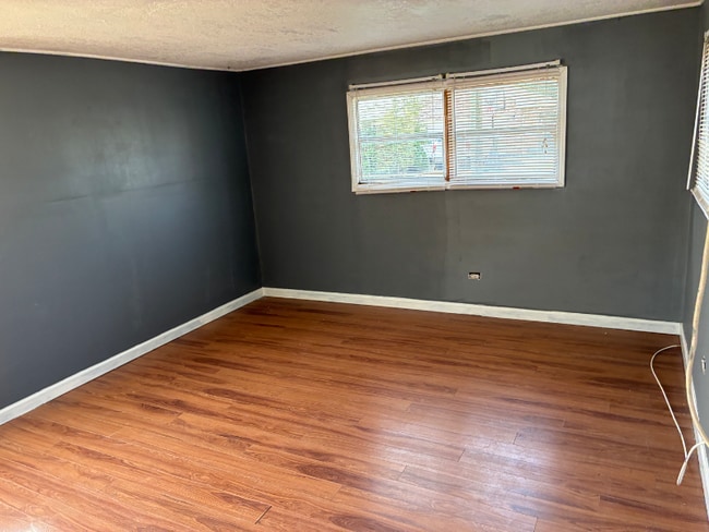 Building Photo - 47 Brenda Ln