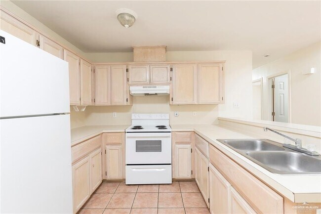 Photo - 12 Ulex Ave