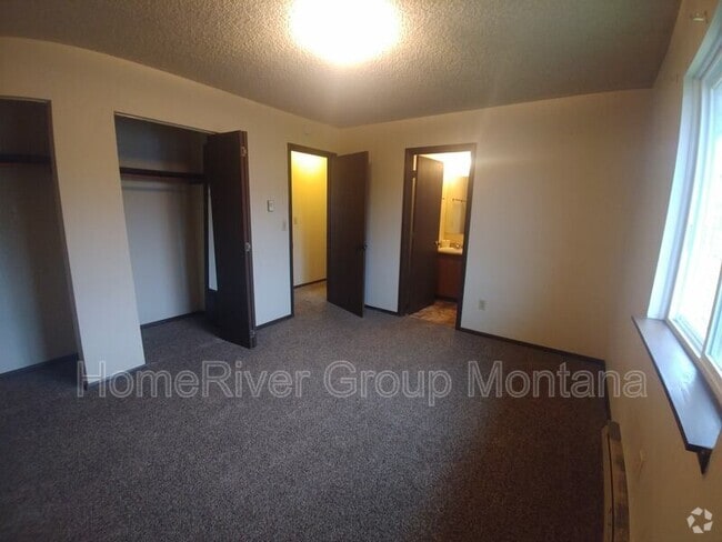 Building Photo - 2111 S 4th St W Rental