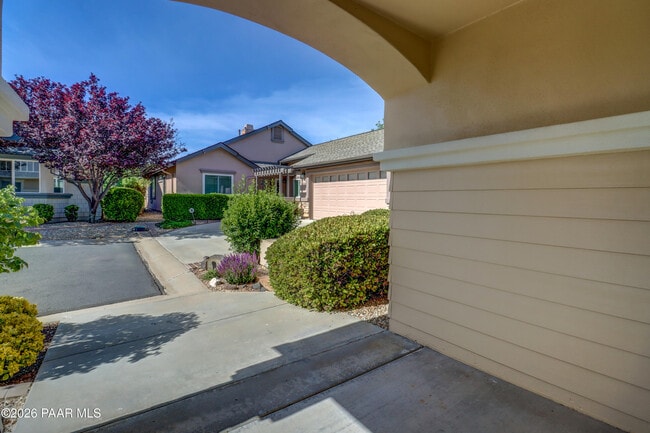 Photo - 1681 St Andrews Way