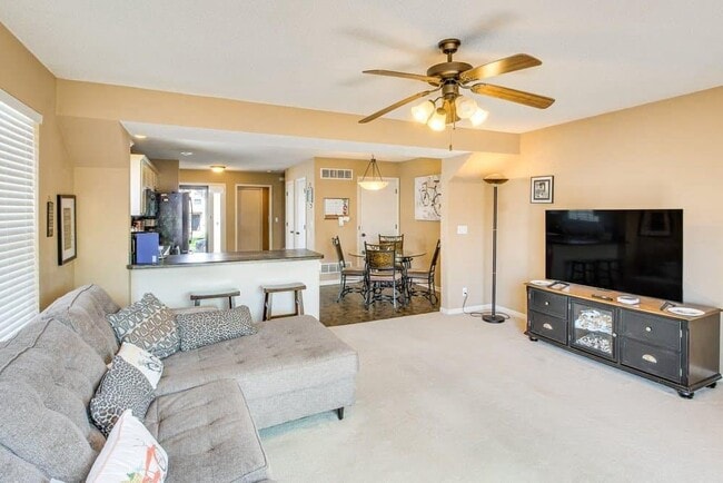Photo - 2230 SW Suncatcher Rd