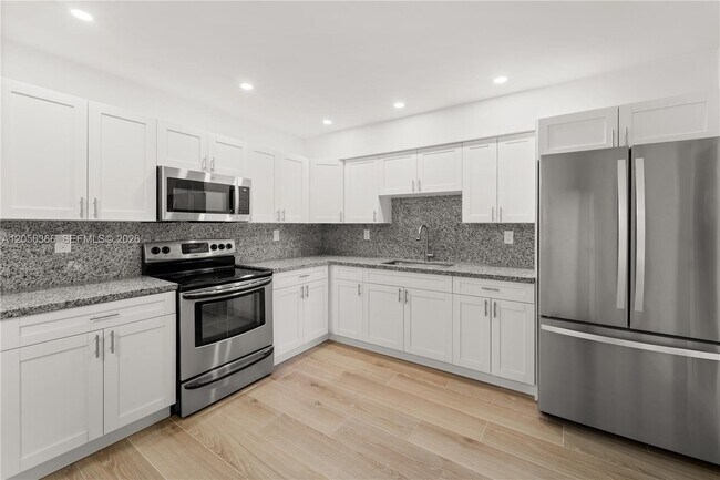 Photo - 35 NW 49th Ave Unit Rear
