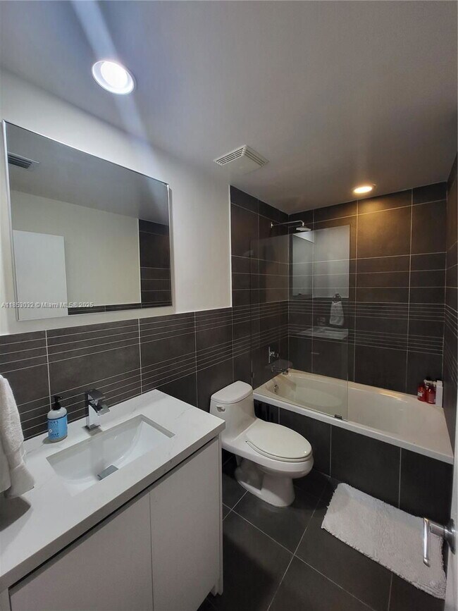 Photo - 2100 Park Ave