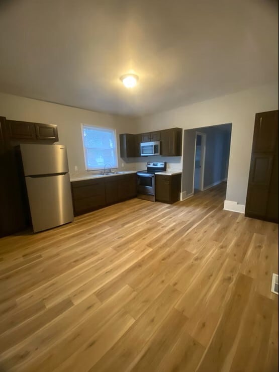 Building Photo - 2717 Slevin St Unit 1