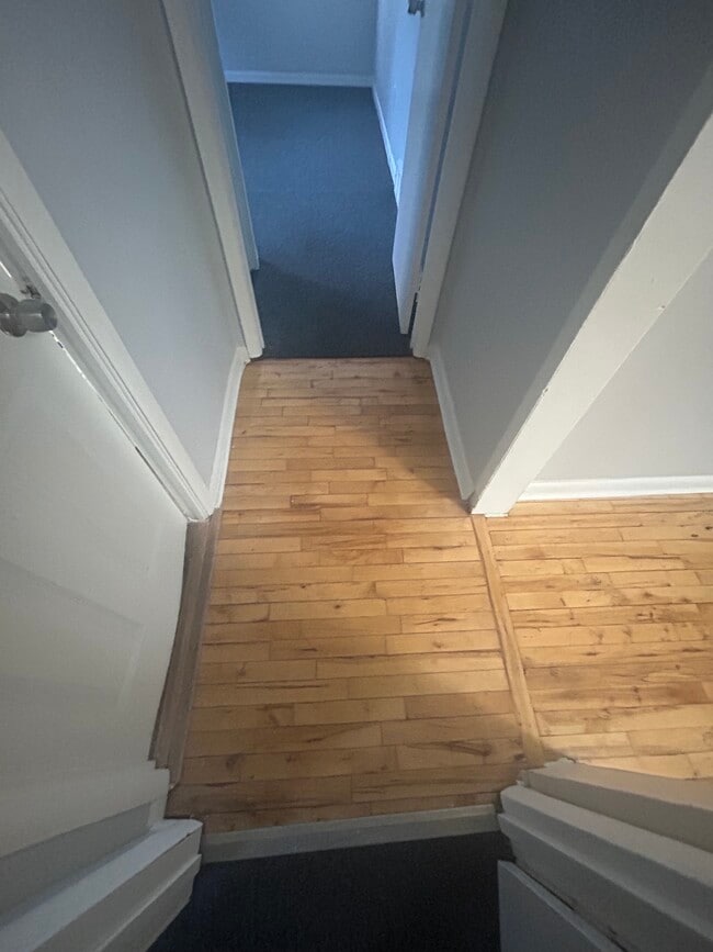 Hallway - 40 Moulson St Unit 40 Moulson St