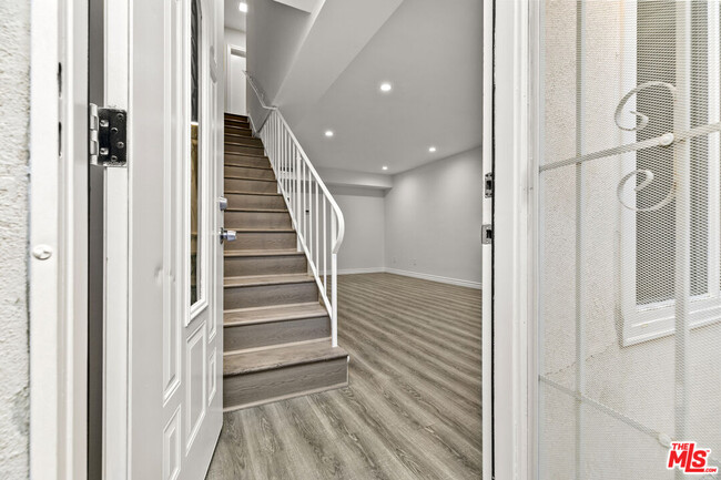 Photo - 330 E Dryden St Unit 3