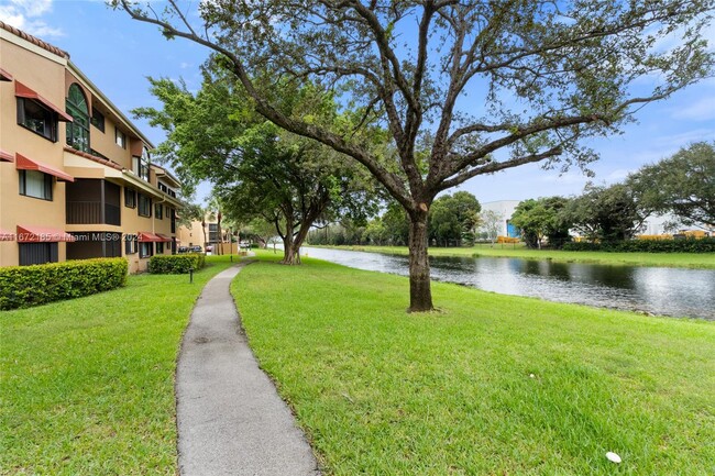 Photo - 15405 N Miami Lakeway Condo Unit 306-1