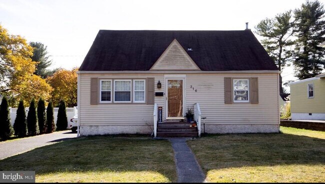 Photo - 316 University Blvd