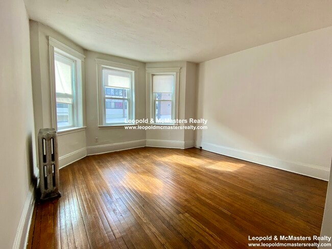 Photo - 144 Warren St