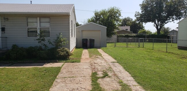 Photo - 1103 Roosevelt St