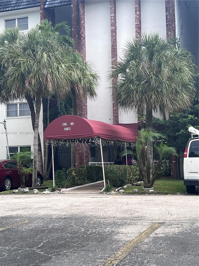 Photo - 4740 NW 21st St Unit 4P