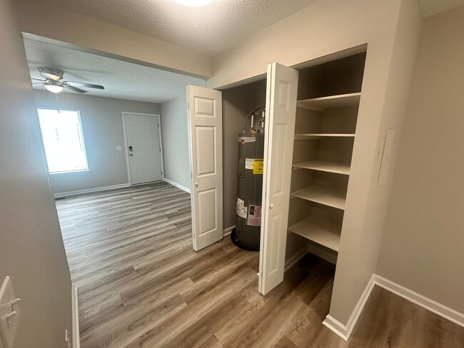 1506 Batts Blvd Unit 5