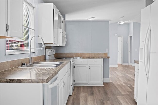 Photo - 10522 Bay Hills Cir