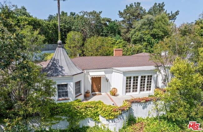 Photo - 10711 W Sunset Blvd Casa