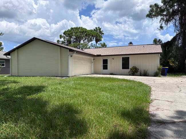 Building Photo - 3039 Queen Palm Dr Rental
