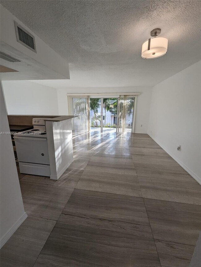 7360 SW 82nd St Unit E202