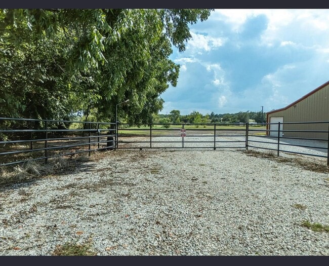 Photo - 1445 Co Rd 3690