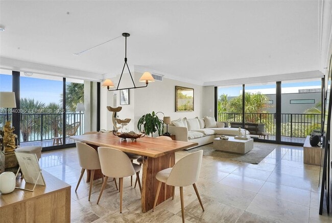 Photo - 801 N Venetian Dr Unit 201