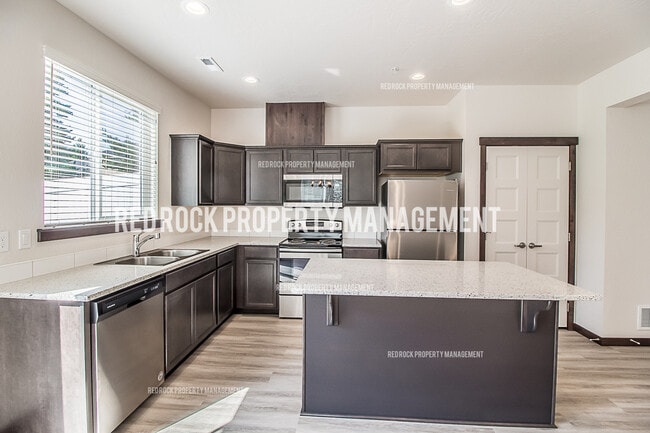 Photo - 1532 E Latitude Ln