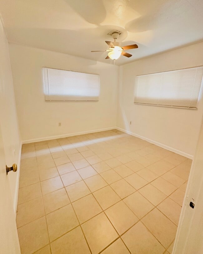 Photo - 1707 N Stanton St