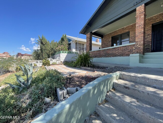 Photo - 1518 Lawton Dr