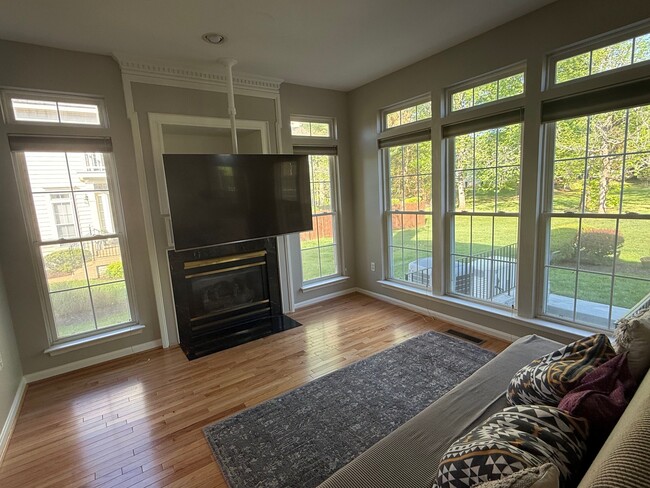 Photo - 2037 Woodshade Ct