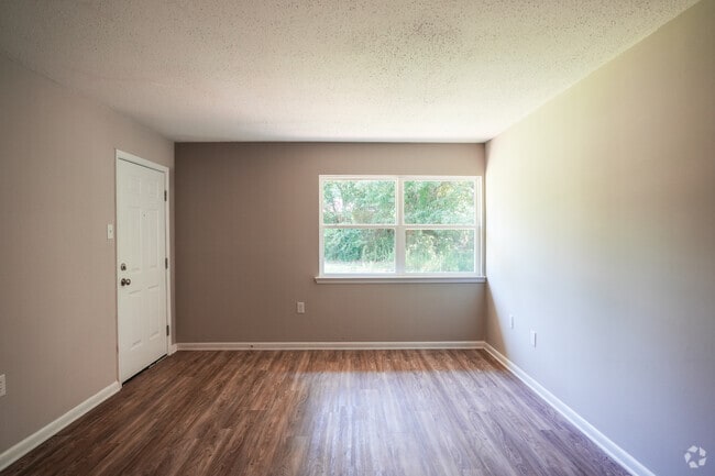 1BR, 1BA - 750SF - Living Room - Meadows Apartments