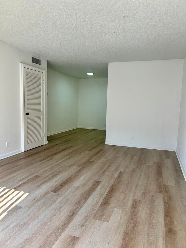 Photo - 11606 Royal Palm Blvd Unidad 11606