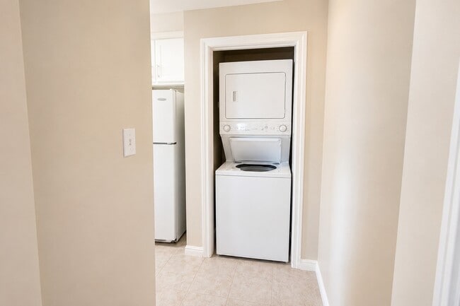 Photo - 3100 Walnut Bend Ln Unidad 319