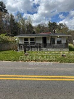 Building Photo - 687 Ada St