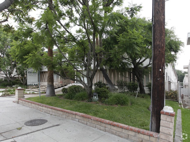 11855 Magnolia Blvd - 11855 Magnolia Blvd