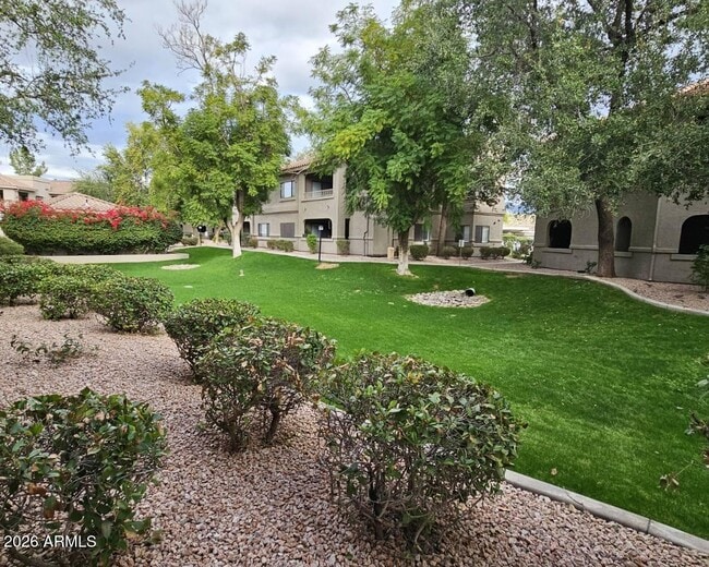 Building Photo - 15225 N 100th St Unit #1191