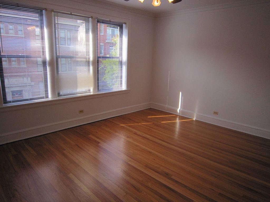 Photo - 1480 W Byron St Unit 1