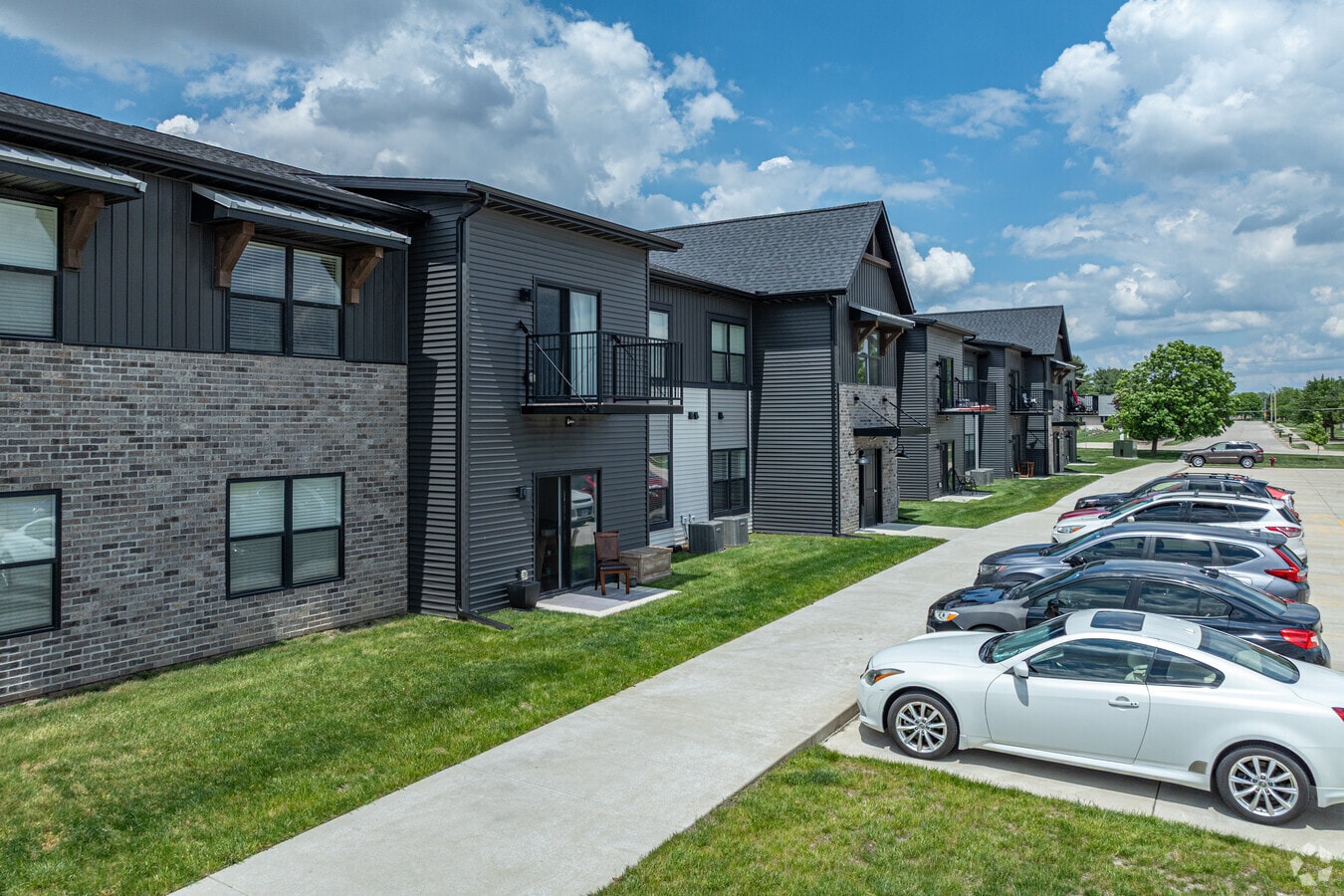 Alternate Image - The Atworth at Queenwood