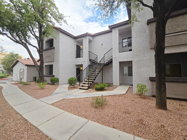 BEAUTIFUL 2 BEDROOM / 2 BATH LOWER LEVEL C... - BEAUTIFUL 2 BEDROOM / 2 BATH LOWER LEVEL C...