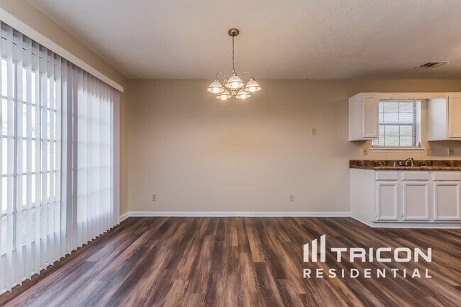 Photo - 3670 Riverchase Terrace