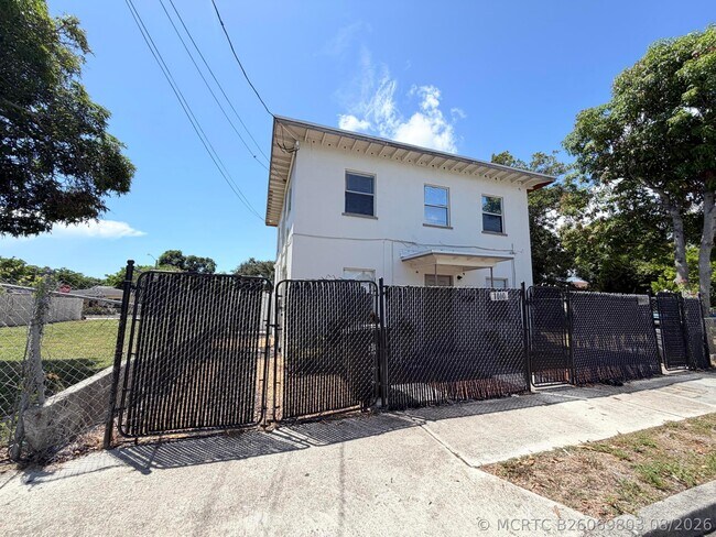 Photo - 1010 Grant St